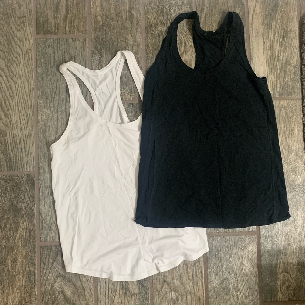 2 lululemon tanks